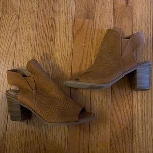 Time and Tru Brown Heeled Sandle